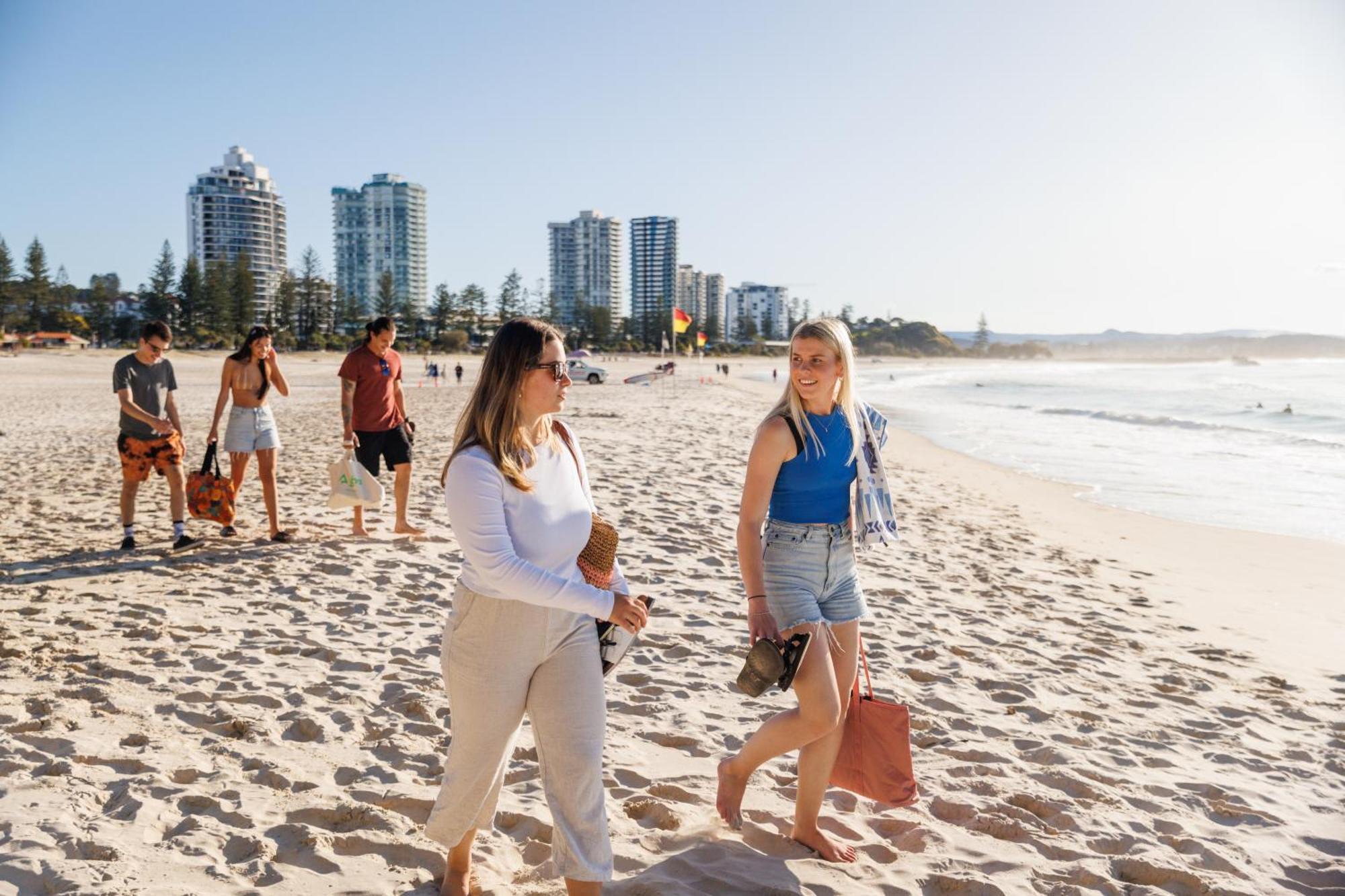 Yha Coolangatta Gold Coast Exterior foto