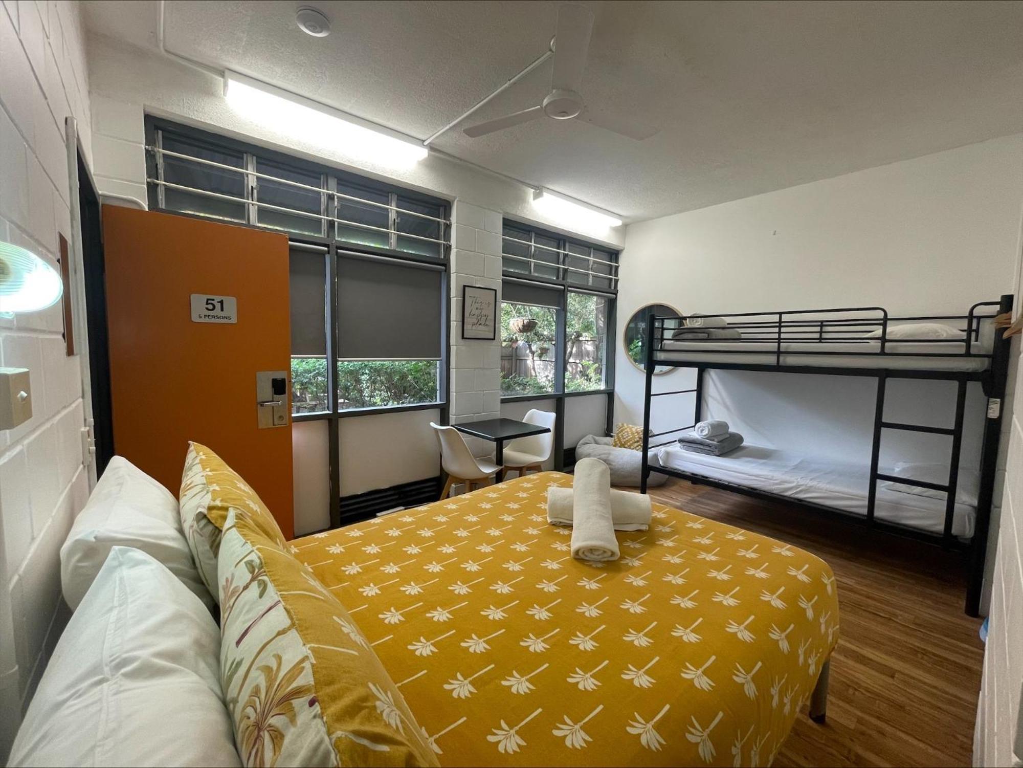 Yha Coolangatta Gold Coast Exterior foto