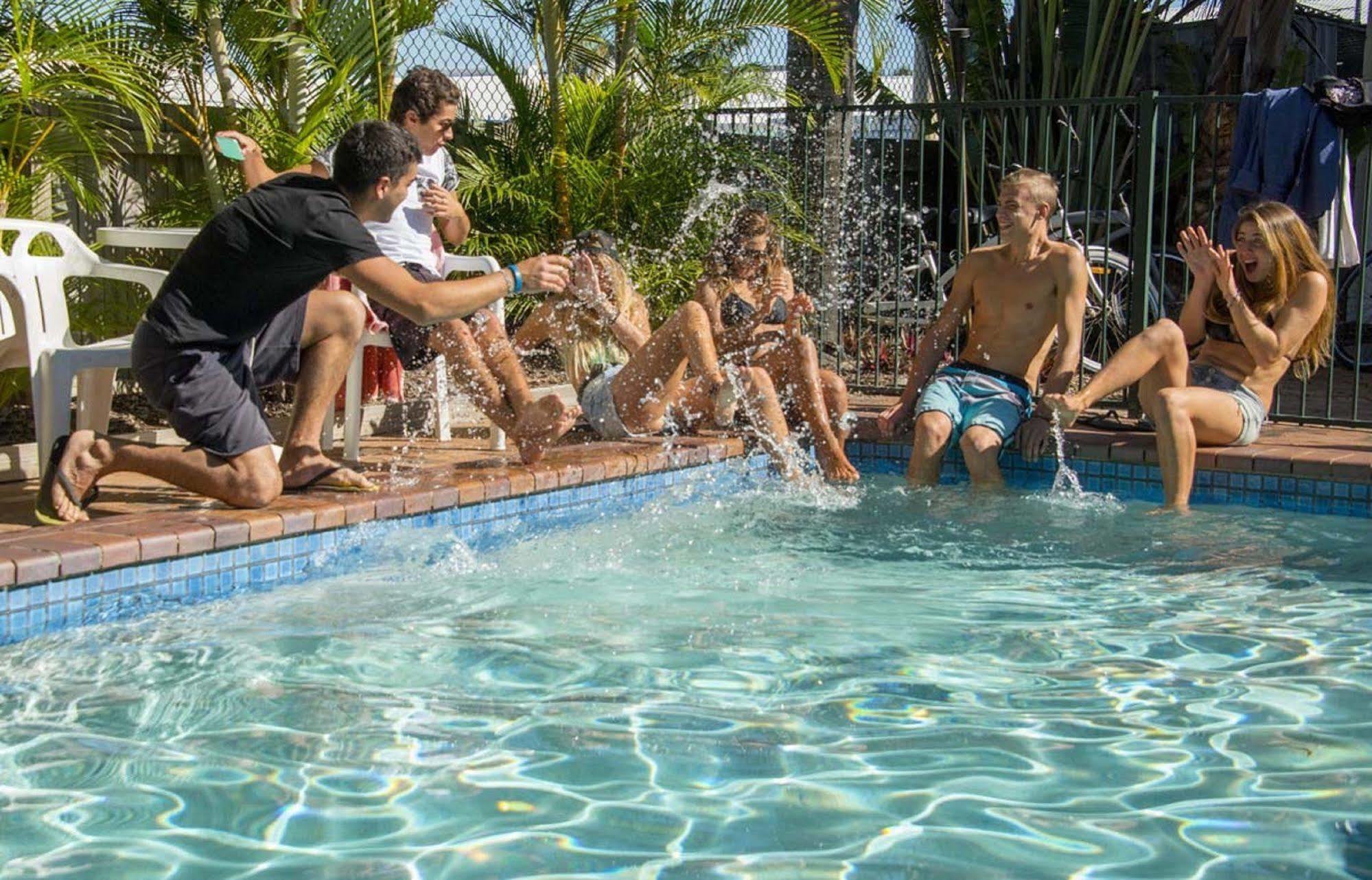 Yha Coolangatta Gold Coast Exterior foto